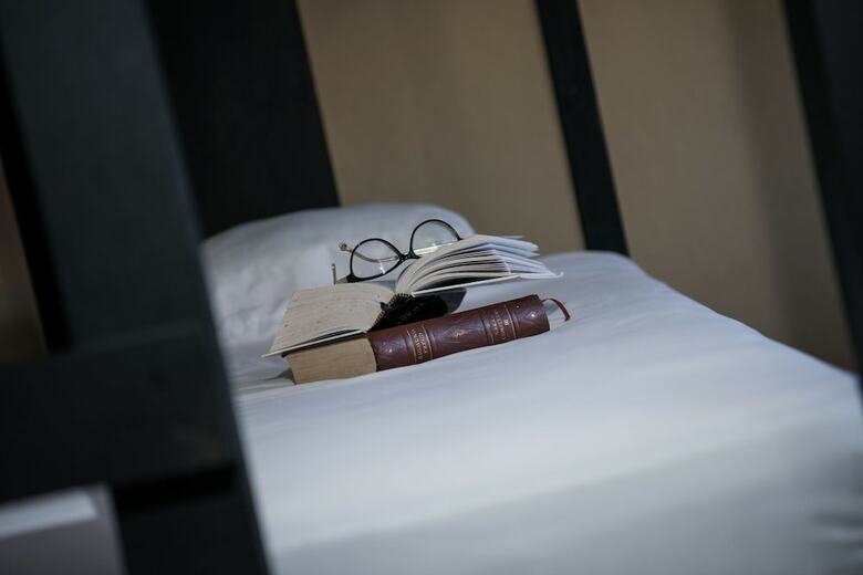 Hostal Deja Hostel Suites