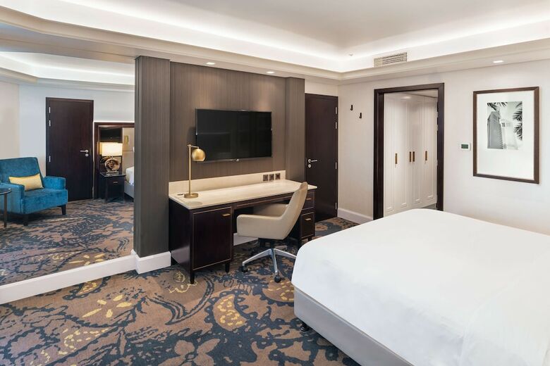 Radisson Blu Hotel, Dubai Deira Creek