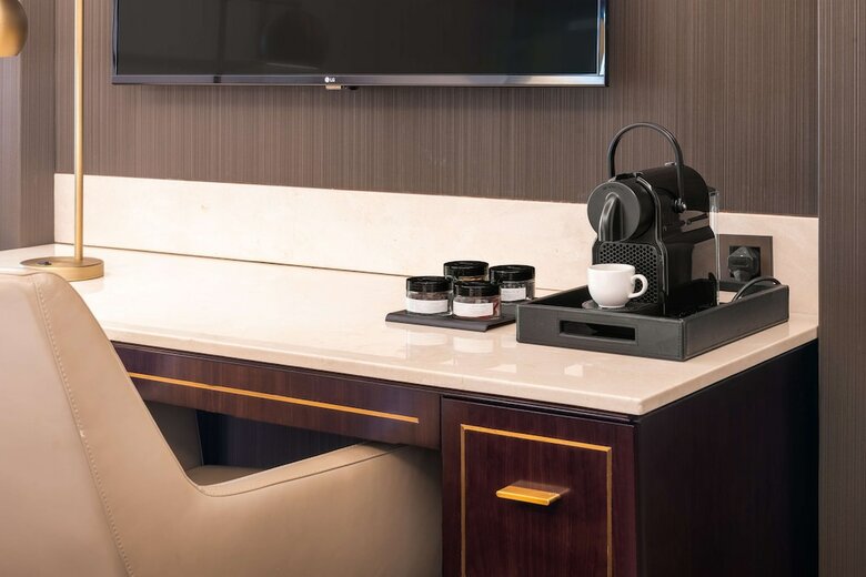 Radisson Blu Hotel, Dubai Deira Creek