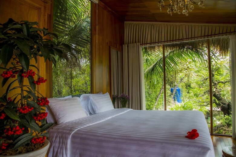 Hotel Saigon Riverside Retreat