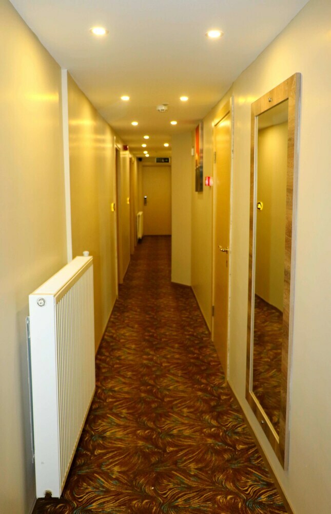 Bed & Breakfast Line Suite Hotel