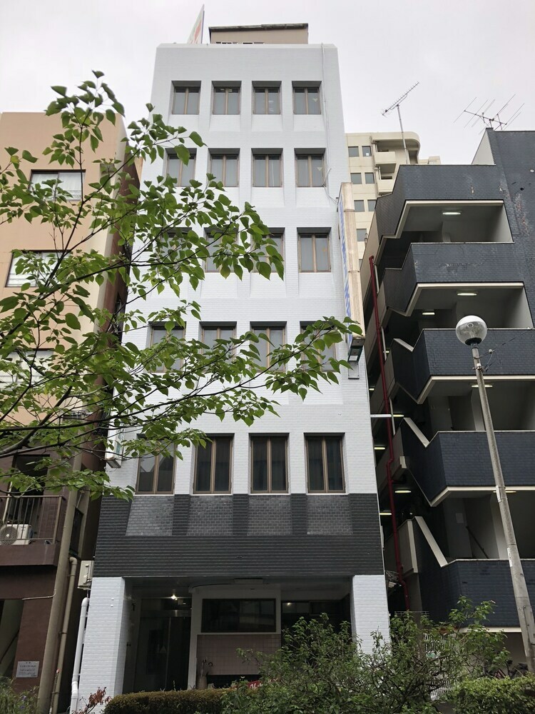 Hostal Business Hotel Tenmonkan Park - Hostel