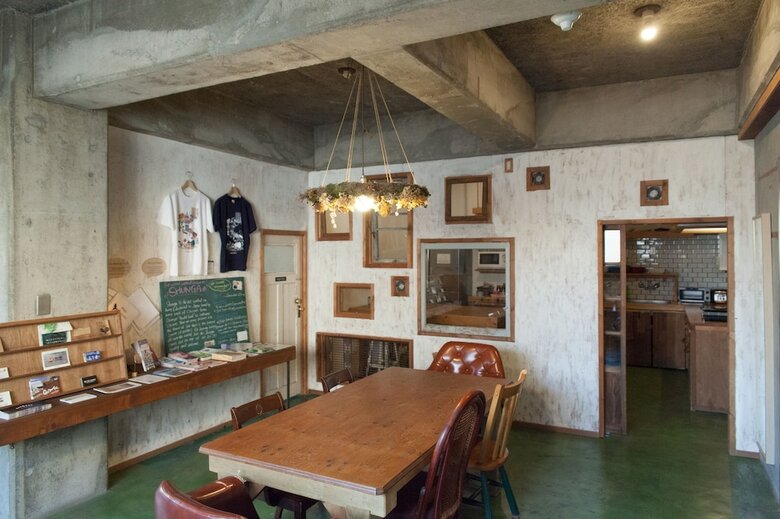 Hostal Nui. Hostel & Bar Lounge