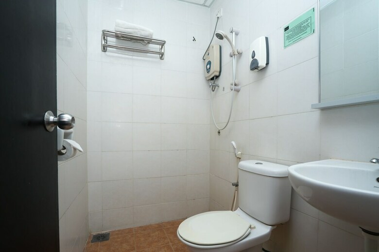 Oyo 752 Ridel Hotel Kota Bharu