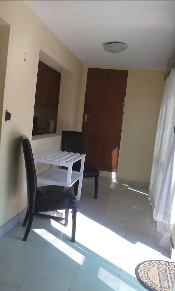 Hotel Pioneers Self Catering