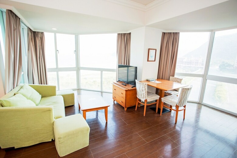 Pacific Hot Spring Hotel Green Bay(Newly Renovated)