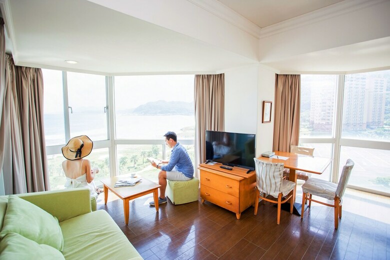 Pacific Hot Spring Hotel Green Bay(Newly Renovated)