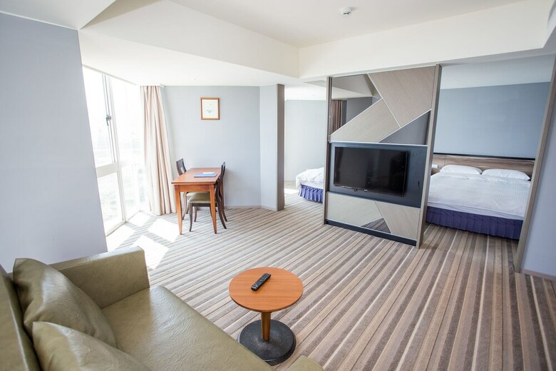 Pacific Hot Spring Hotel Green Bay(Newly Renovated)