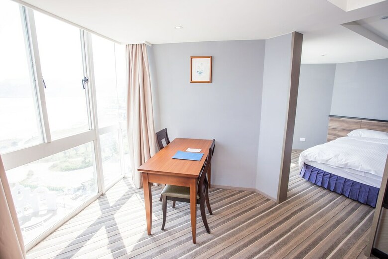 Pacific Hot Spring Hotel Green Bay(Newly Renovated)