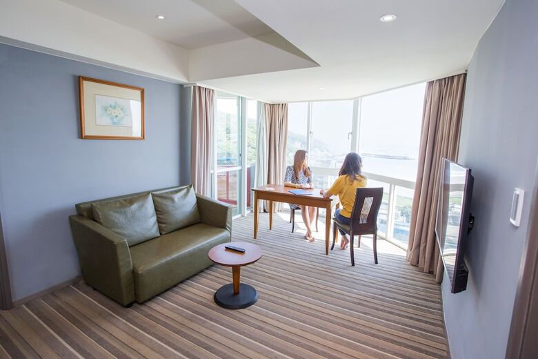 Pacific Hot Spring Hotel Green Bay(Newly Renovated)