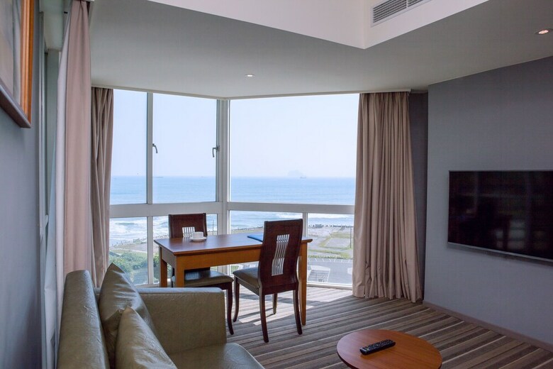 Pacific Hot Spring Hotel Green Bay(Newly Renovated)