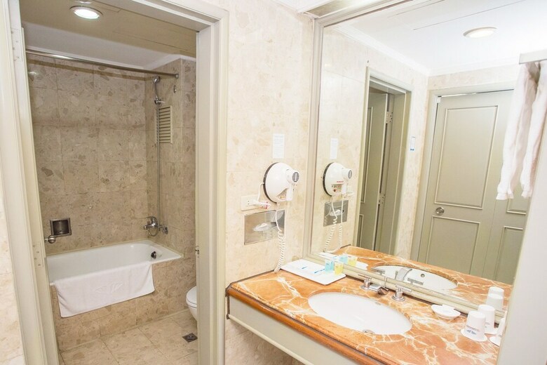 Pacific Hot Spring Hotel Green Bay(Newly Renovated)