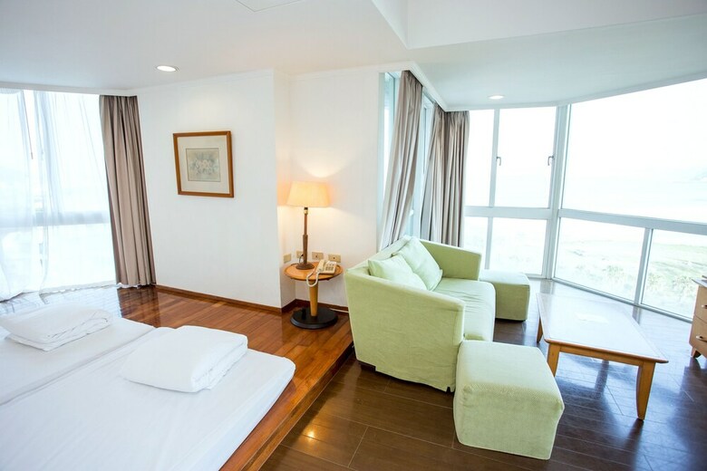 Pacific Hot Spring Hotel Green Bay(Newly Renovated)