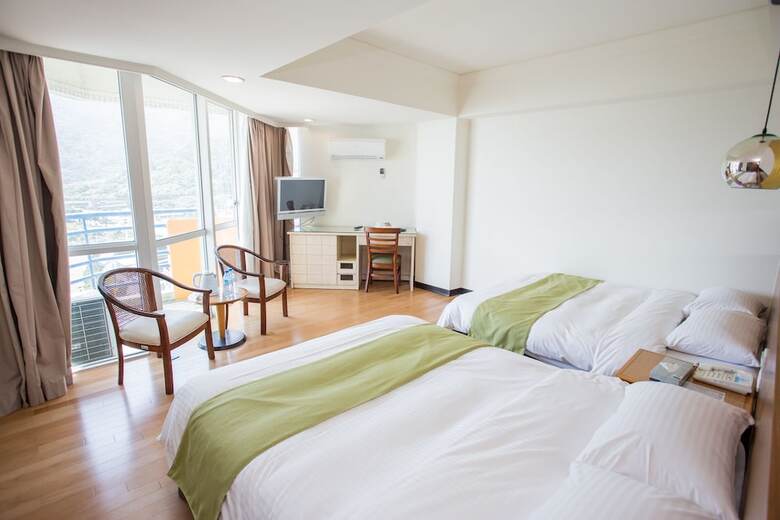 Pacific Hot Spring Hotel Green Bay(Newly Renovated)