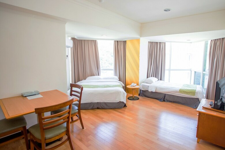 Pacific Hot Spring Hotel Green Bay(Newly Renovated)
