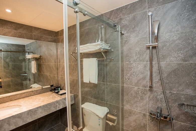 Pacific Hot Spring Hotel Green Bay(Newly Renovated)