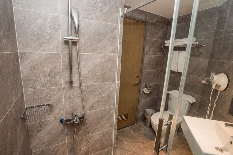 Pacific Hot Spring Hotel Green Bay(Newly Renovated)