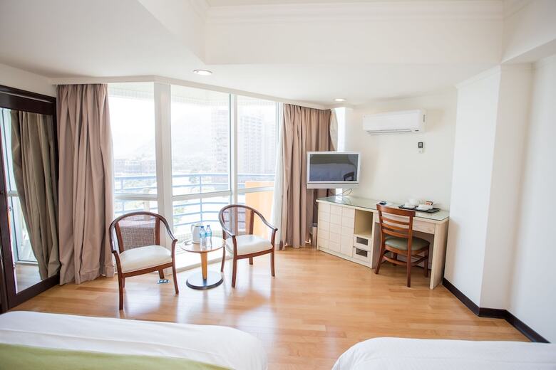Pacific Hot Spring Hotel Green Bay(Newly Renovated)