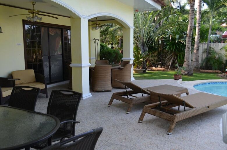 Kim Beatriz Compound