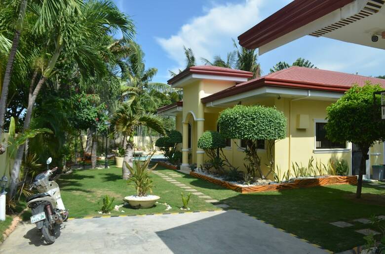 Kim Beatriz Compound
