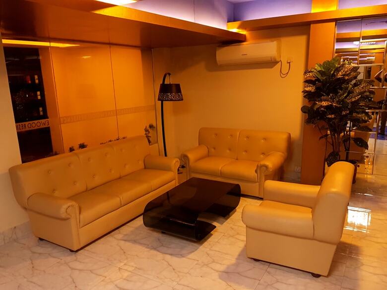Hotel Lake Wood Residency