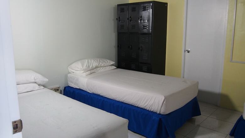Hostal Sunday Hostel