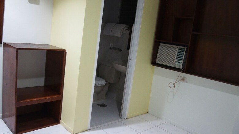 Hostal Sunday Hostel