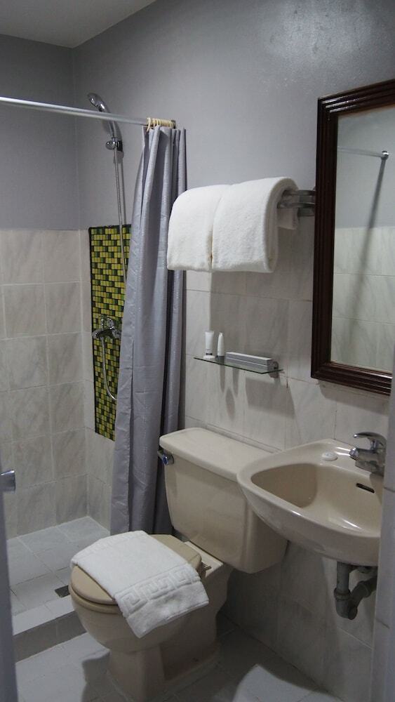 Hostal Sunday Hostel