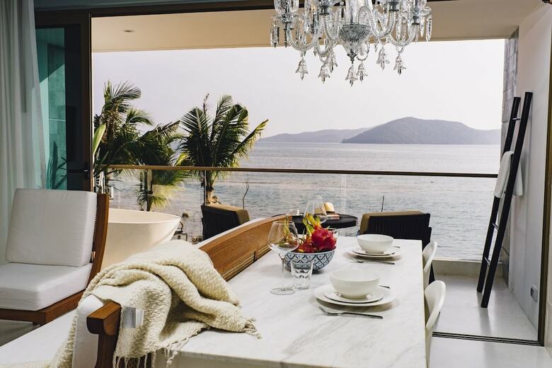 Hotel The Beach Samui