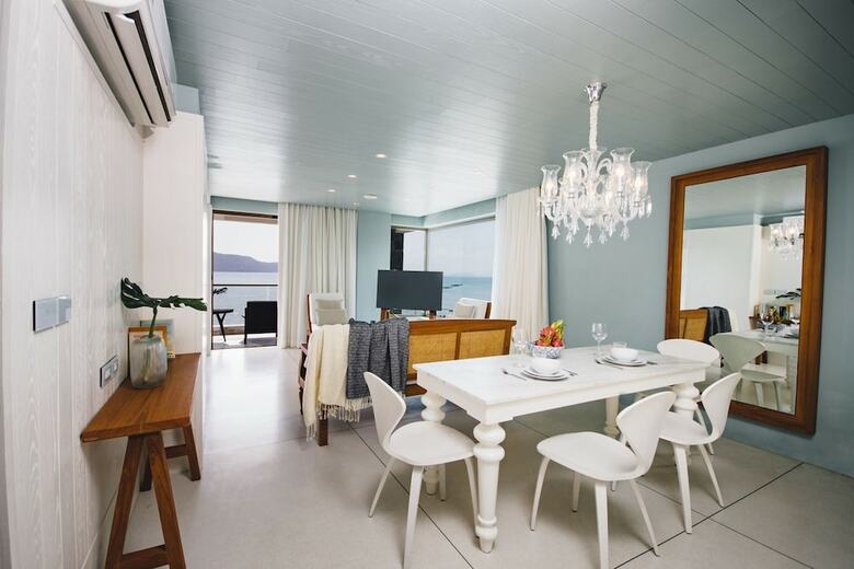 Hotel The Beach Samui