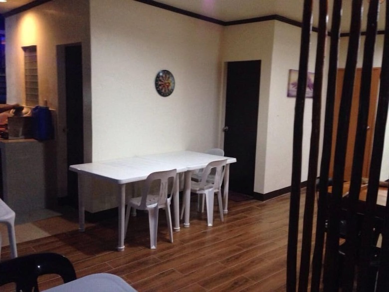 Lolo Bob's Bed And Breakfast