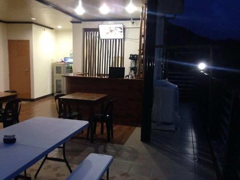 Lolo Bob's Bed And Breakfast