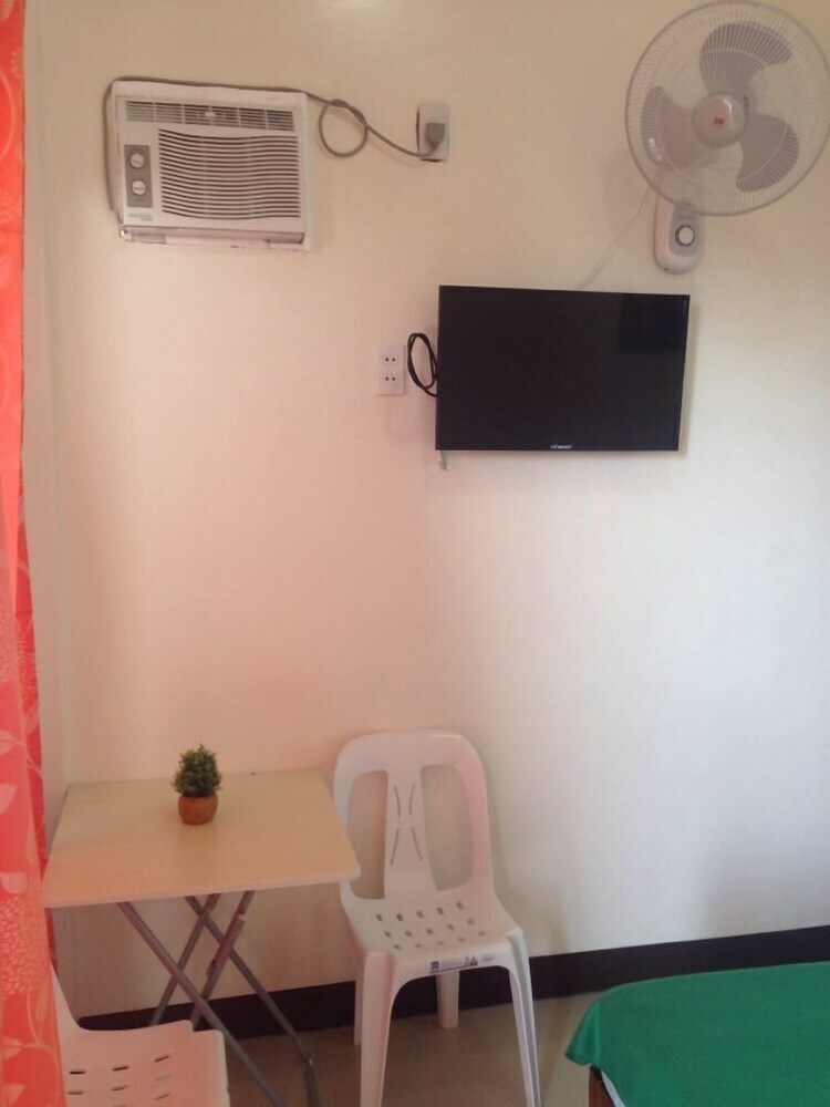 Lolo Bob's Bed And Breakfast