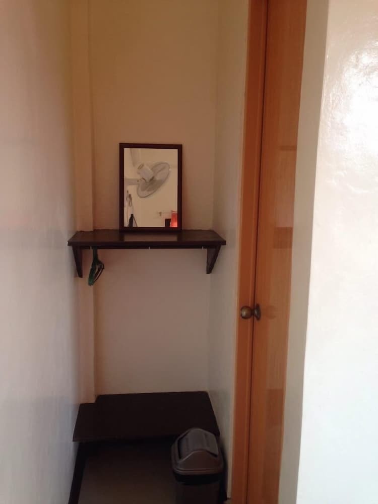 Lolo Bob's Bed And Breakfast