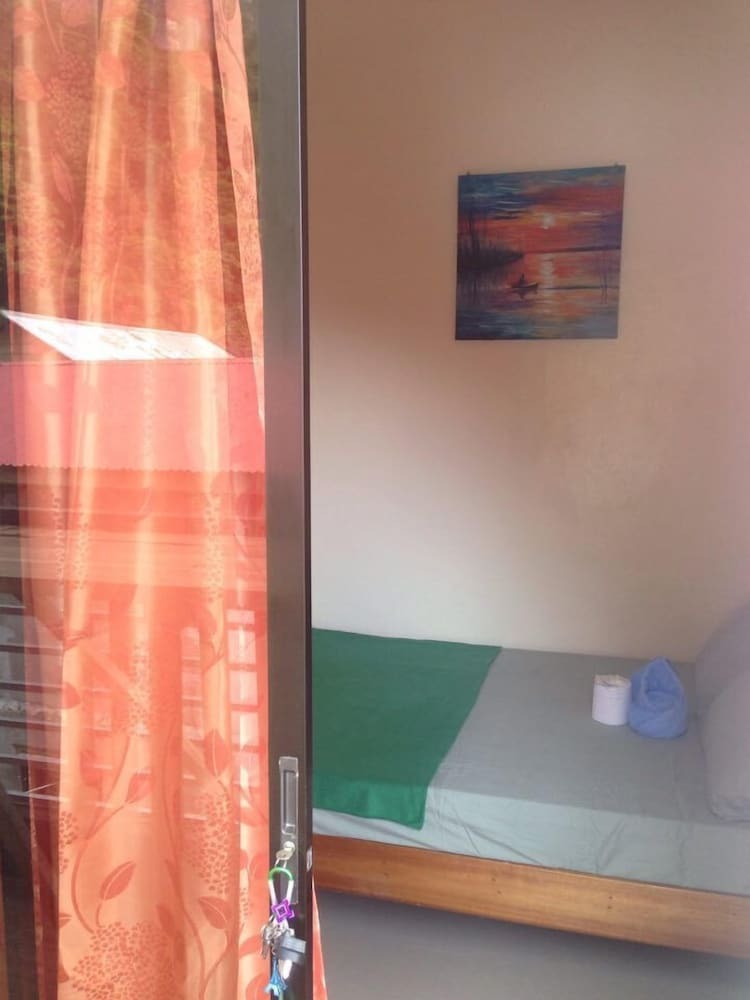 Lolo Bob's Bed And Breakfast