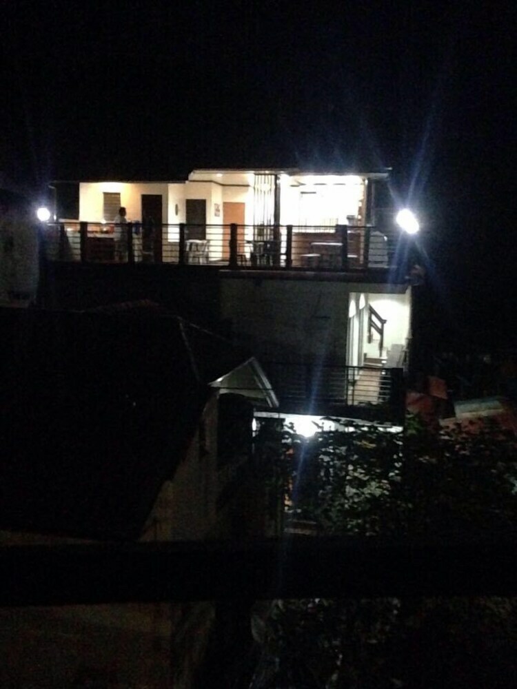 Lolo Bob's Bed And Breakfast