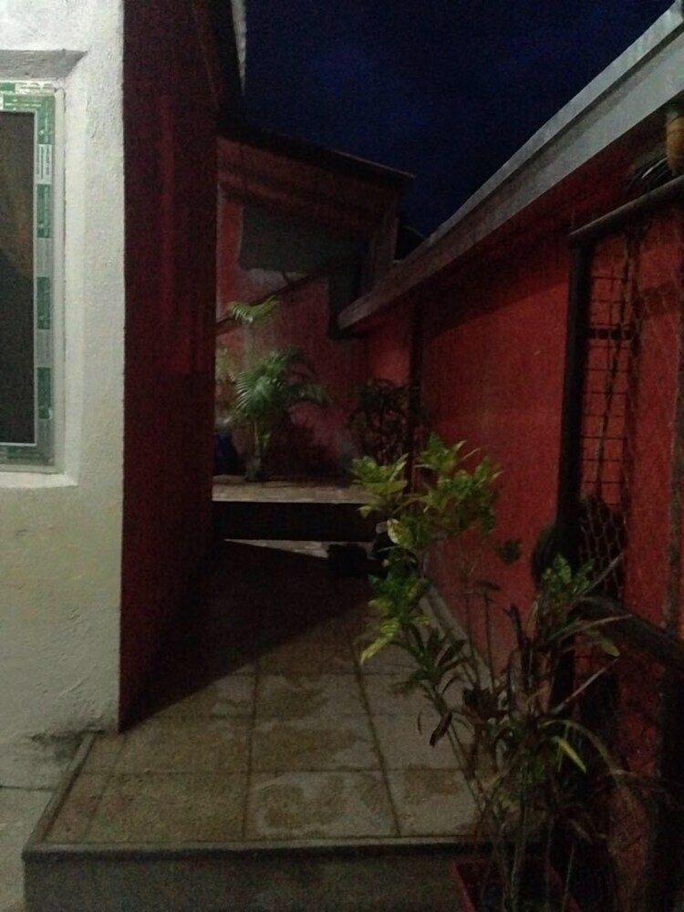 Lolo Bob's Bed And Breakfast