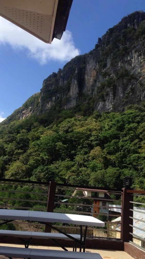 Lolo Bob's Bed And Breakfast