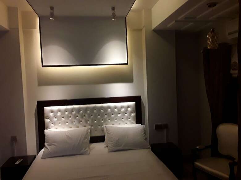 Hotel Luxes Inn