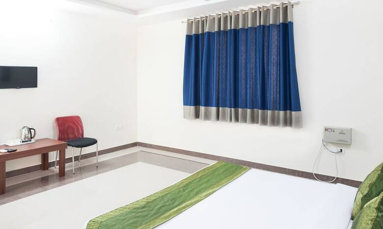 Hotel Treebo Trip Annaya Royals Lucknow