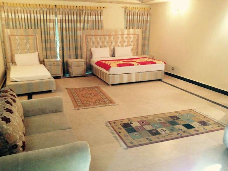 Hotel Larish Residency