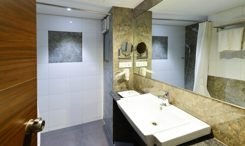 Hotel Treebo Swastik