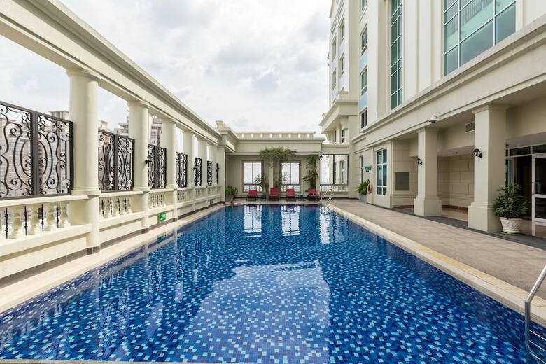 The Manor Luxury 1br Apartment Center