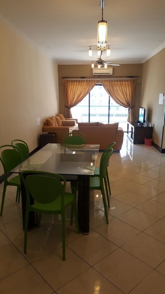 Ideal Holiday Apartment Marina Court