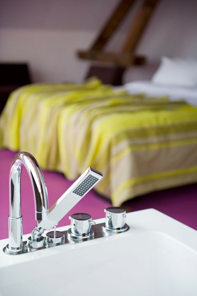 Eburon Hotel - Different Hotels