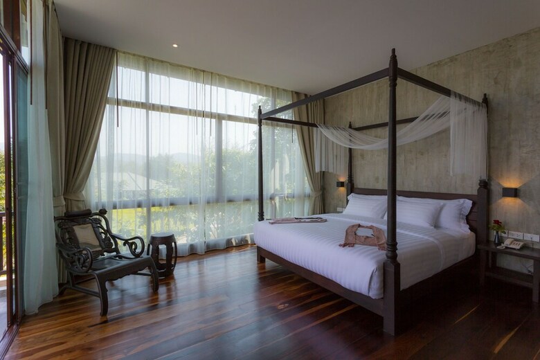 Hotel Bansaeo Garden And Resort