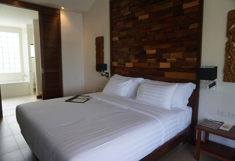 Hotel Bansaeo Garden And Resort