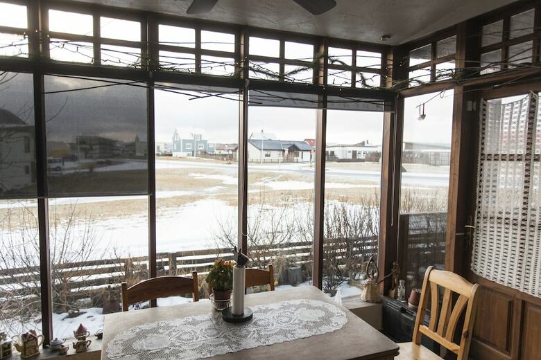 Raven's Bed And Breakfast