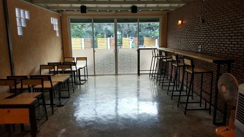 Hostal Roi 8 Host