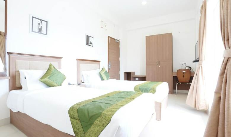 Hotel Rishi Gardens